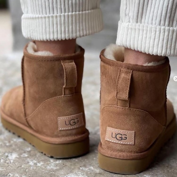UGG Classic Mini II Genuine Shearling Lined Boot - Picture 7 of 10